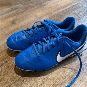 Nike Boys Blue Soccer Cleats with Black Accents